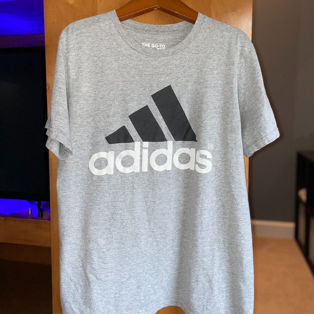 Men's Medium Adidas Gray Cotton T-Shirt